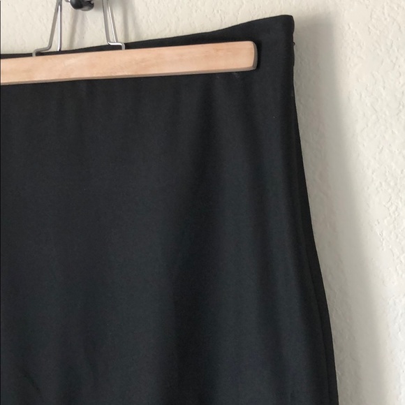 SUMMER CLOSEOUT ☀️ \The Limited\• Black Ruffle Drop Tier Skirt - Picture 2 of 9